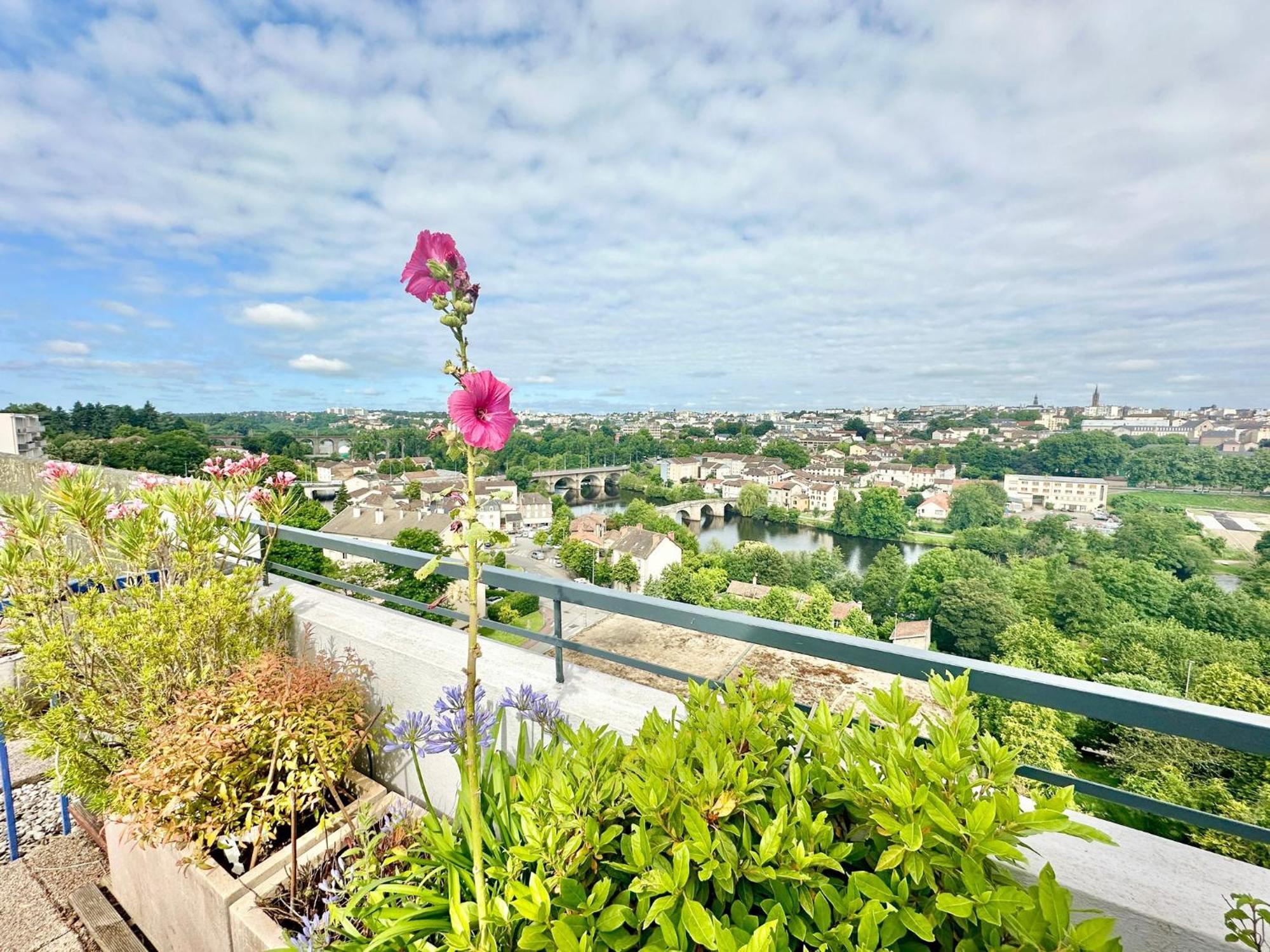 Le Panoramique, Splendide Avec Vue Sur La Vienne Apartman Limoges Kültér fotó